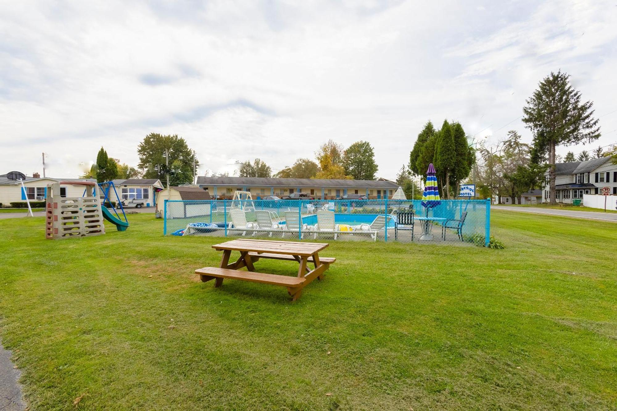 Parkside Motel By Oyo Meadville Conneaut Lake Conneaut Lakeshore Buitenkant foto