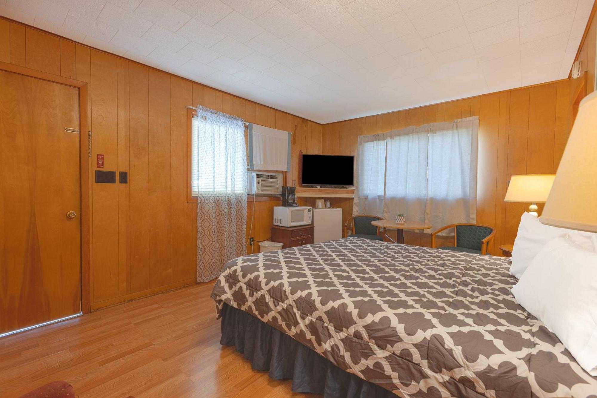 Parkside Motel By Oyo Meadville Conneaut Lake Conneaut Lakeshore Buitenkant foto